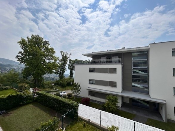 Appartement moderne de 3.5 pièces au 1er étage avec vue sur le lac